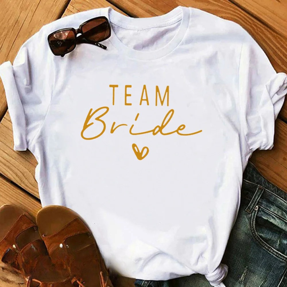 Bride's Best Friend T-shirt  A - Summer Clothing Must Haves recension och pris
