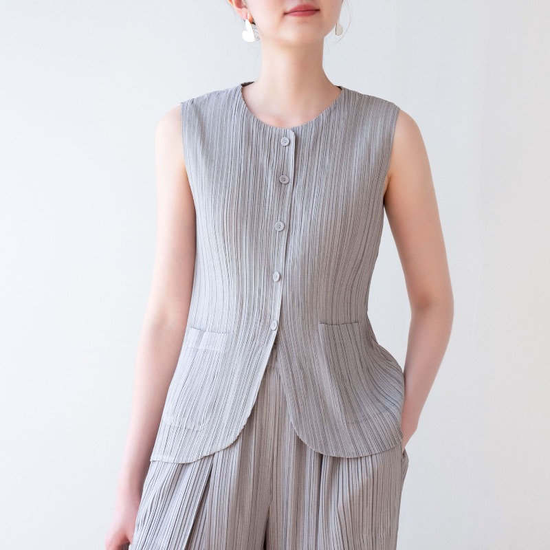 Miyake Pleated T-shirt 2026 Sp - Yours Clothing Summer Jackets recension och pris
