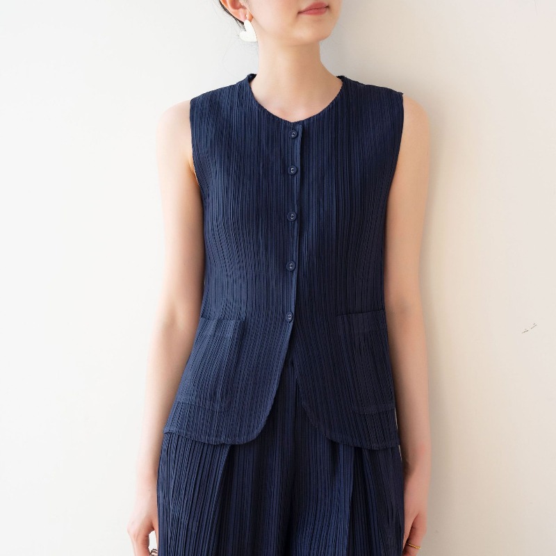 Miyake Pleated T-shirt 2026 Sp - Yours Clothing Summer Jackets recension och pris